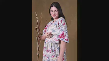 STYLISH PREGNANCY PONCHO GOWN WITH ATTACHED CAPE #maternitywear #maternitydresses #maternitystyle